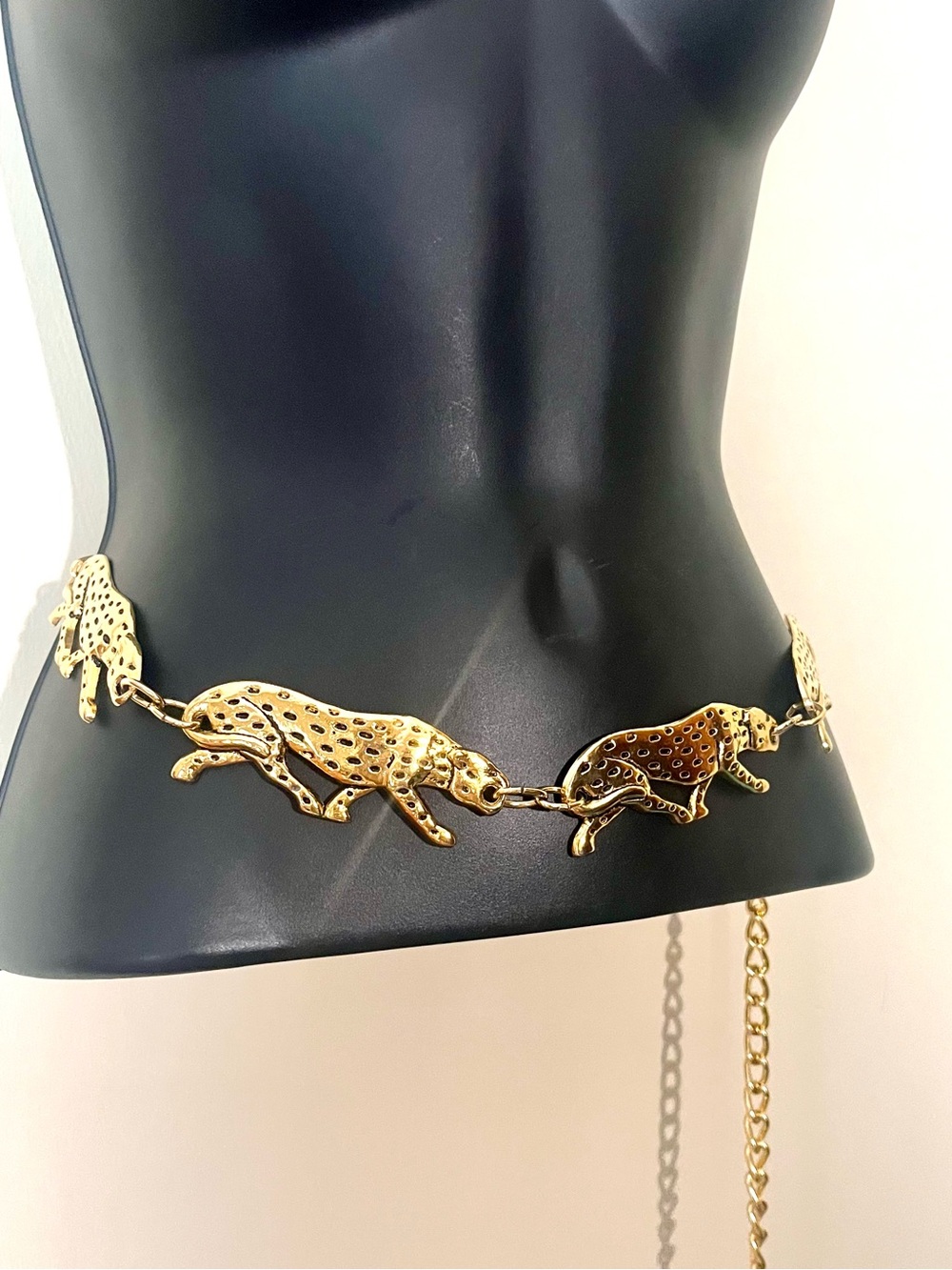 Vintage Leopard Cheetah metal chain belt 80s 90s gold jungle adjustable to 38”
